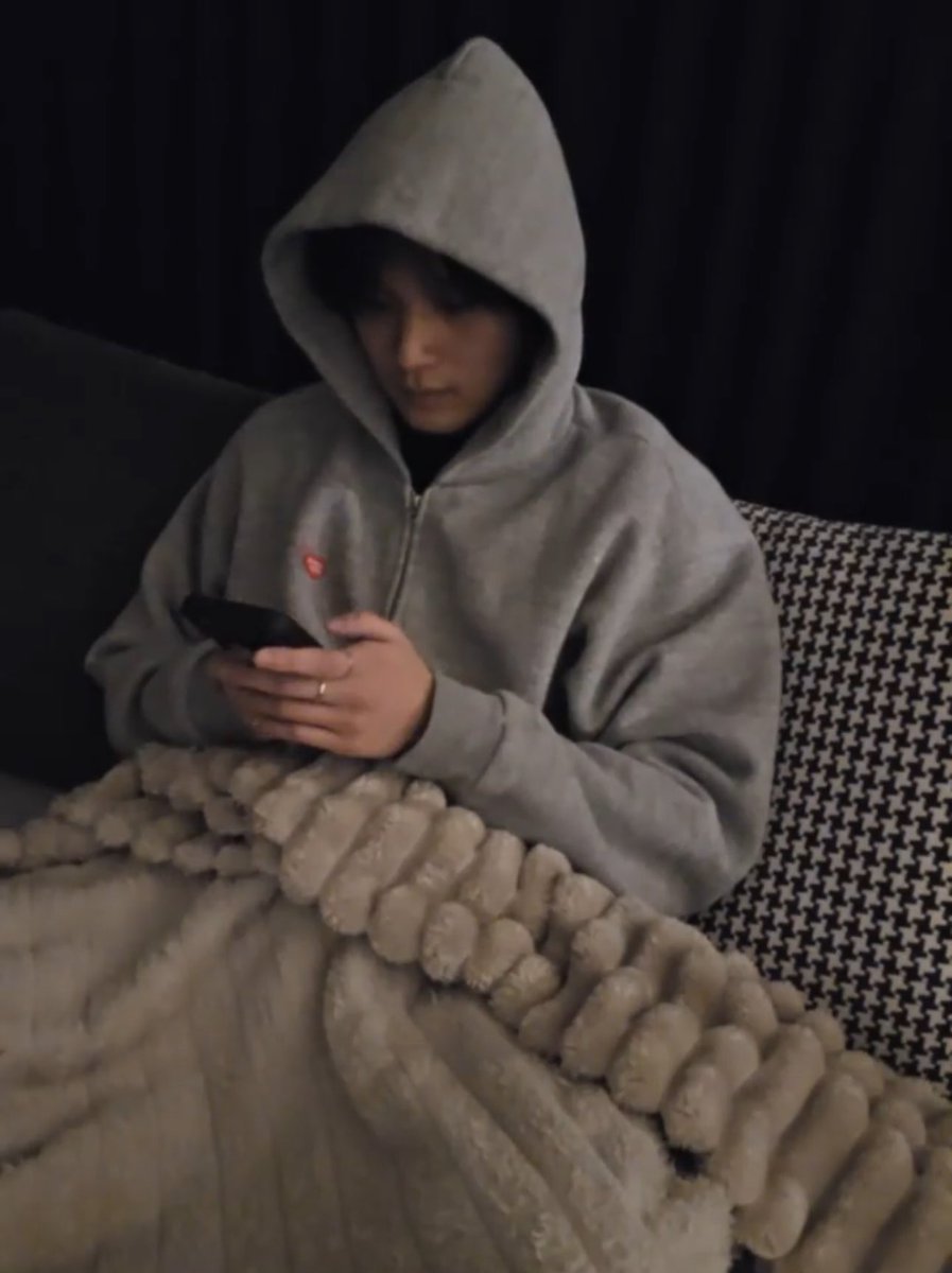 เทสแฮชานคือแบบดีจัด เขาแต่งบ้านสวยอะ แบบไปโทนทางเดียวกัน หมอน ผ้าห่มไรงี้ หนุ่มพินเทอเรสใดๆㅠㅠㅠㅠㅠㅠㅠㅠ