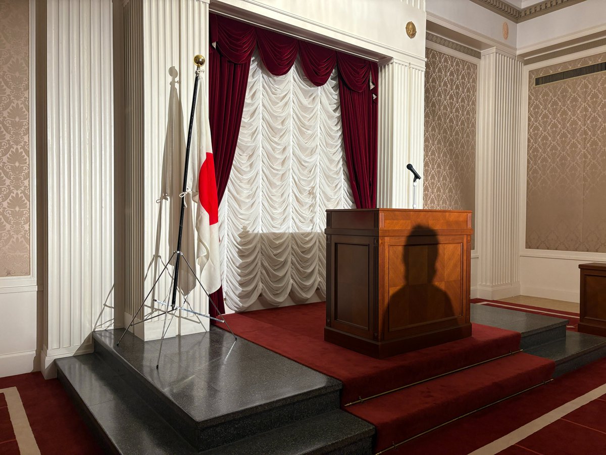 film_TFC's tweet image. #総理のディナーは私にお任せ！ ロケ地情報①
記者会見のシーンは #栃木県庁 #昭和館 の正庁で撮影されました📸他にも廊下や階段、昭和館の外など、多くの場所で撮影されていますので、どのシーンで使われているかぜひ注目してみてください👀✨
#栃木県フィルムコミッション
tochigi-film.jp/results/index.…