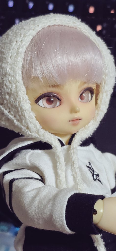 SD용 니트보닛.
착샷은 급하게 마야가♡
넓게 떠주니 넉넉하게 맞아서 좋다.

USD용은 쁠링이에게 씌웠더니 그냥 먹음.

깔별로 만들어두면 좋을것 같아서
천천히 떠둘까 싶음.

장식은 차차 생각하기로.