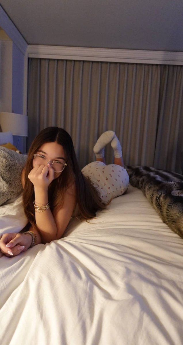Zoe tweet media