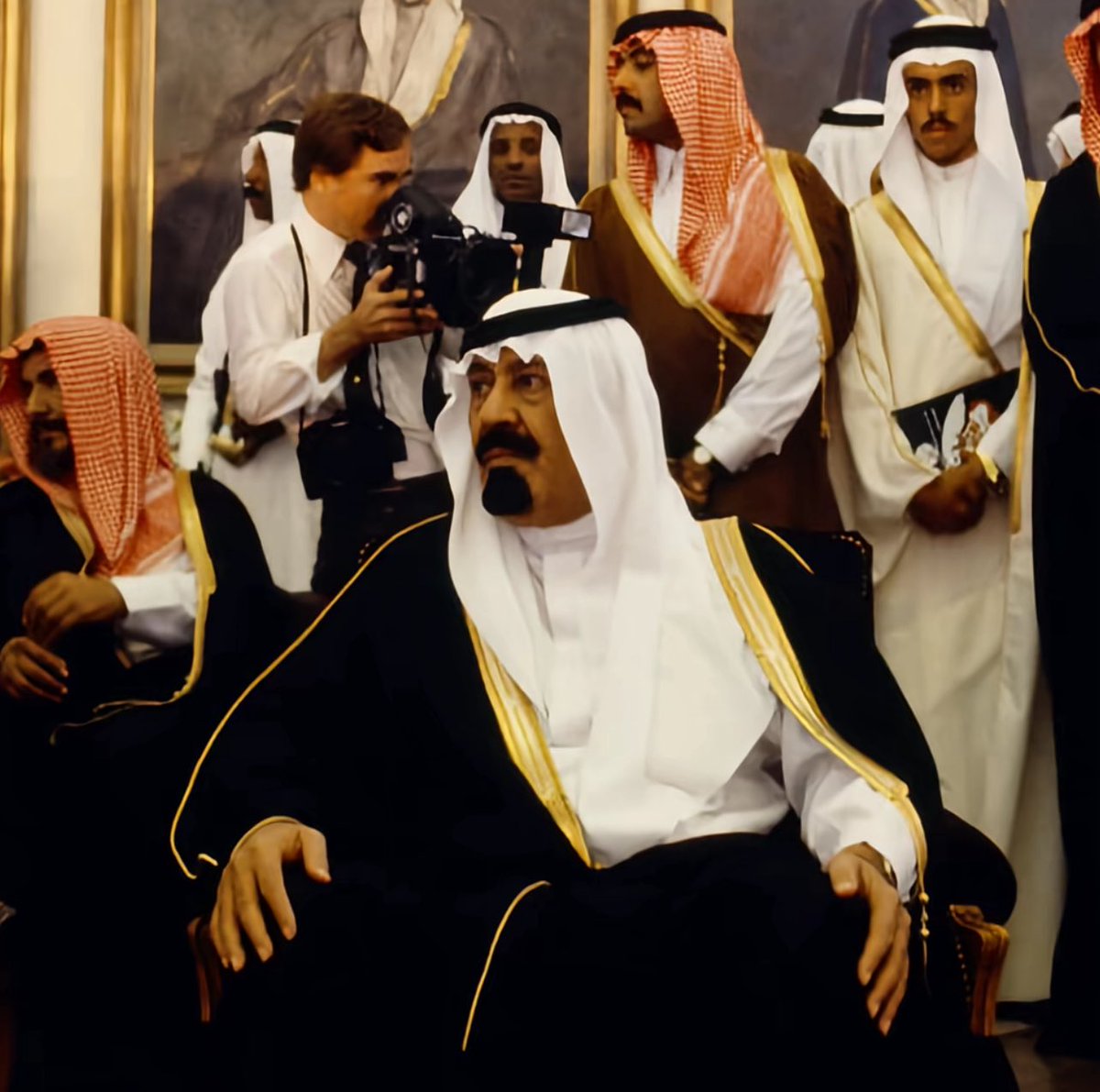 ‏ فالكون tweet media