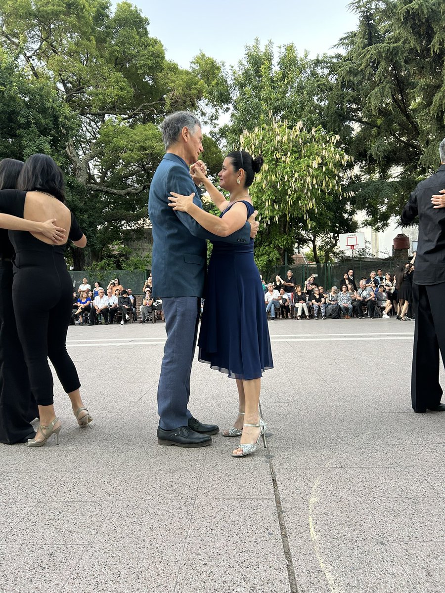 El tango es identidad, cultura y proyección.

Celebramos a los nuevos egresados del Centro Educativo del Tango de Buenos Aires 👏

Desde la Agencia de Habilidades para el Futuro seguimos impulsando la formación y la cultura como motores de oportunidades.