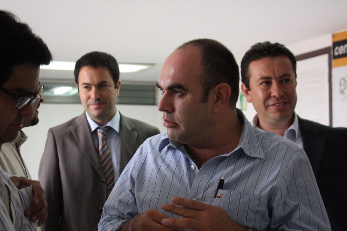 <a href="/jcrtoral/">Pepe Toral</a> <a href="/muralcom/">mural.com</a> <a href="/LegislativoJal/">Congreso de Jalisco</a> <a href="/asejalisco/">Auditoría Superior del Estado de Jalisco</a> <a href="/CEDHJ/">CEDH en Jalisco</a> En @Muralcom nos cuidan.
Saben que los negocios son lo más importante y que la línea editorial también se factura.

Te invito a una cena en #CasaTontoleros
para discutir tu futuro con influencias y sin licitación.

La opinión cuesta. 
El silencio, más.

#LordUdeG 
#PeriodismoGurú