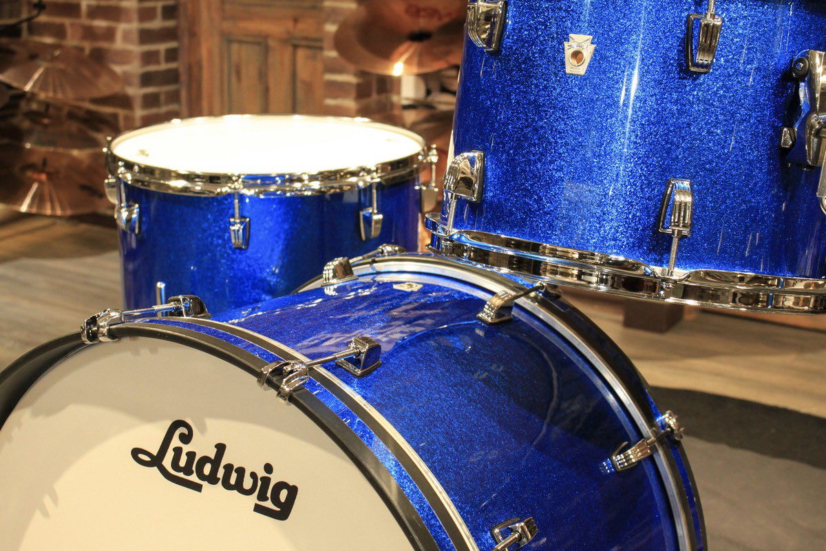 zonasoul's tweet photo. Ludwig Neusonic Fab Maple USA 🇺🇸 Blue Sparkle 13/16/22 en Zona Soul Drum Shop! @LudwigDrumsHQ https://t.co/sDawa7XQ5L