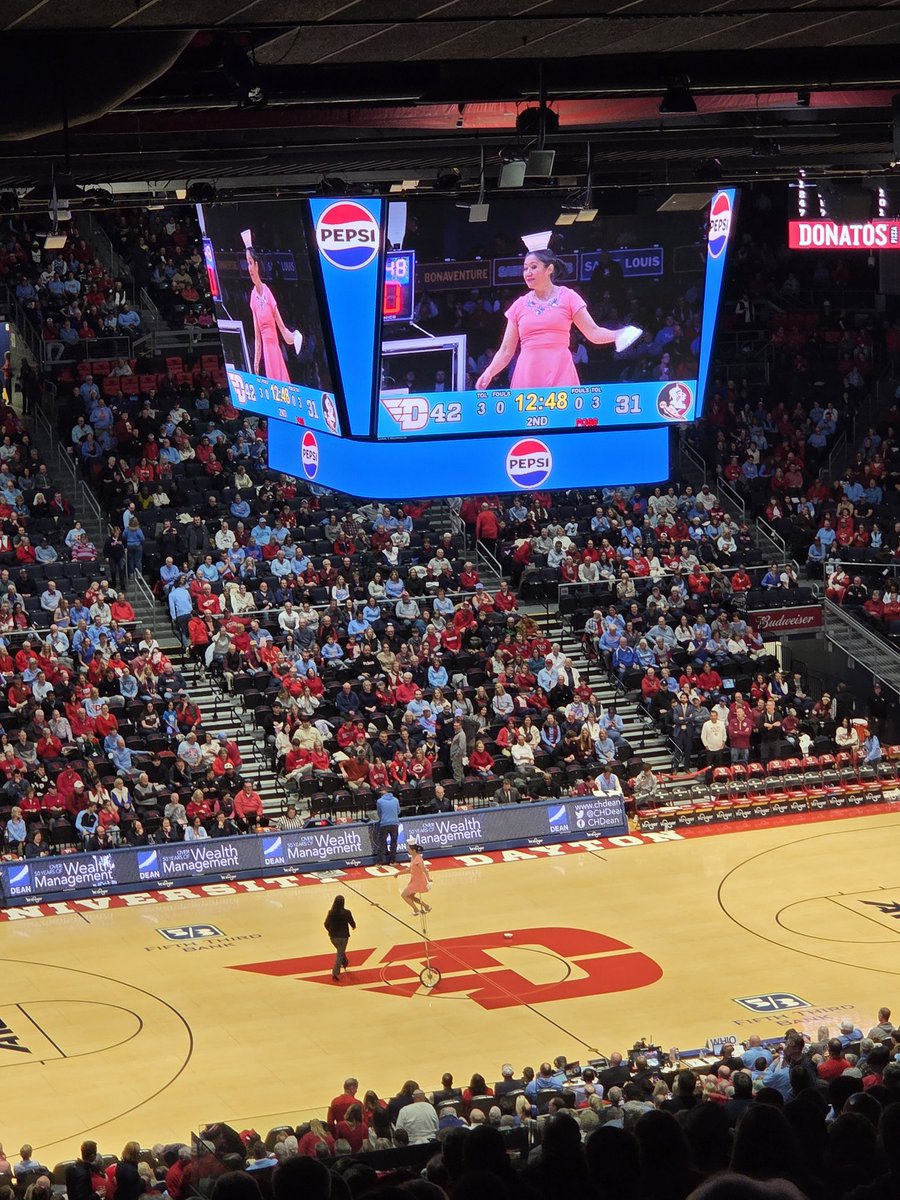 thecodeman_93's tweet photo. @BarstoolBigCat Red Panda sighting sir https://t.co/8BYkG4O1hX