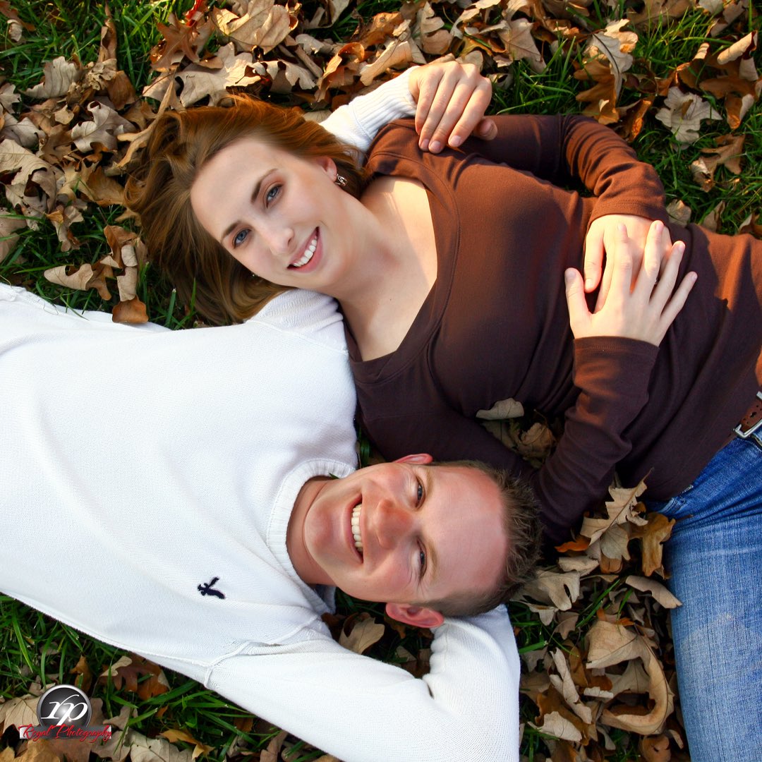 Lost in the leaves, wrapped in love.
#FallLove #AutumnVibes #CouplesSession