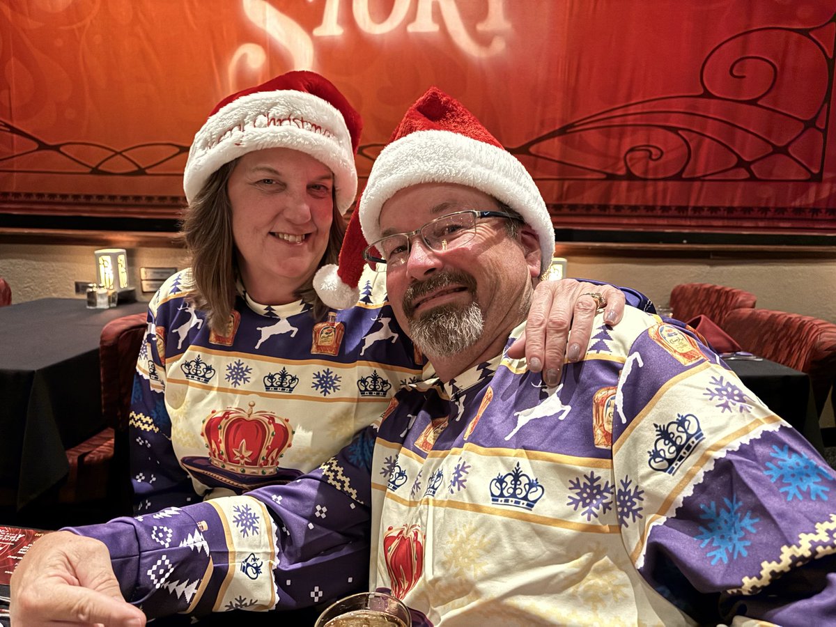 CoreJim's tweet photo. @CrownRoyal Evening out in style. https://t.co/zaARHi9lMI