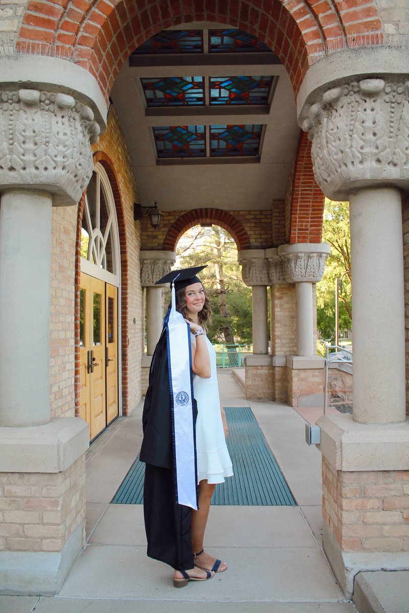 _elsielynn_'s tweet photo. “You can’t trip on the 10 yard line”
I’m officially a college graduate from Utah State University. I received my Undergraduate in Intergraded Studies and a Masters in Sports Management! I’m more excited to push forward and continue this journey as a college graduate! 💙 https://t.co/1TQj3D18Dh