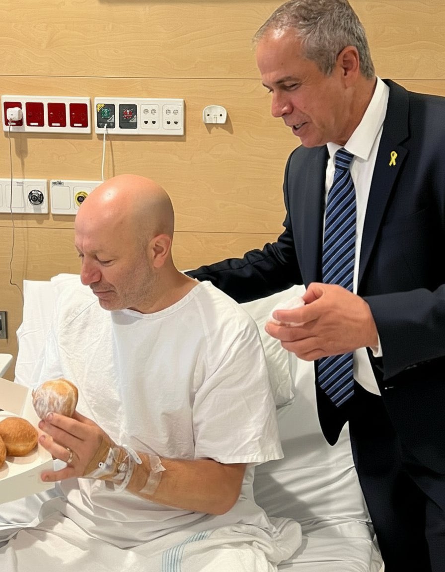 SCfactsonly's tweet image. This is a modern miracle, his head has healed and left absolutely no scar. 
@buckleycarlson