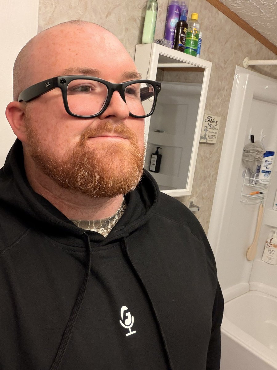RunyonDylan's tweet image. Solutly! Got my new sweatshirt in today Love @TheFlank listen to every episode once it releases while I’m at work Really helps the work days go by Thank you @ZooMaa @BenJNissim @OctaneSam @ACHES @Parasite @Attach for keeping us all entertained