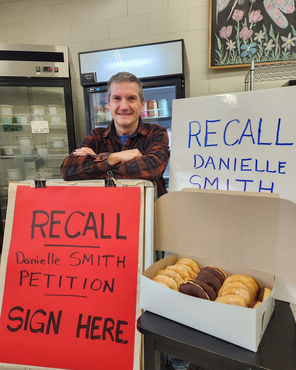 PlumberAlberta's tweet image. Mcbrides bakery in Medhat.

I wish all businesses declared who they supported so we could boycott.

Good job moron 🤣🤣