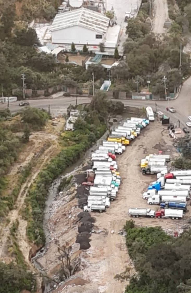 En #Huixquilucan el grupo criminal encantado por el senador panista Enrique Vargas del Villar saquea el agua dejando a los pueblos sin el servicio, en beneficio de las zonas residenciales de lujo.
<a href="/conagua_mx/">Conagua</a> 
<a href="/delfinagomeza/">Delfina Gómez A.</a> <a href="/Edomex/">Gobierno del Estado de México</a>
<a href="/Claudiashein/">Claudia Sheinbaum Pardo</a>