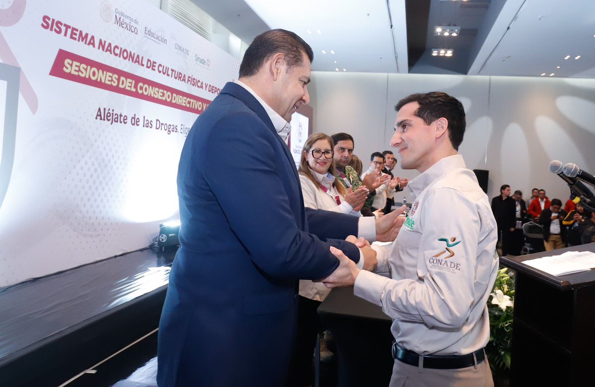 Foro21's tweet image. #Puebla 🤝 La alianza @conadeoficial - @Gob_Puebla  fue "exitosa e histórica" en 2025, afirma @Rommel_Pacheco en la Cumbre #SINADE.

Destaca el crecimiento del presupuesto, la creación de la Universidad del Deporte por @armentapuebla_  y la recuperación de la agenda deportiva