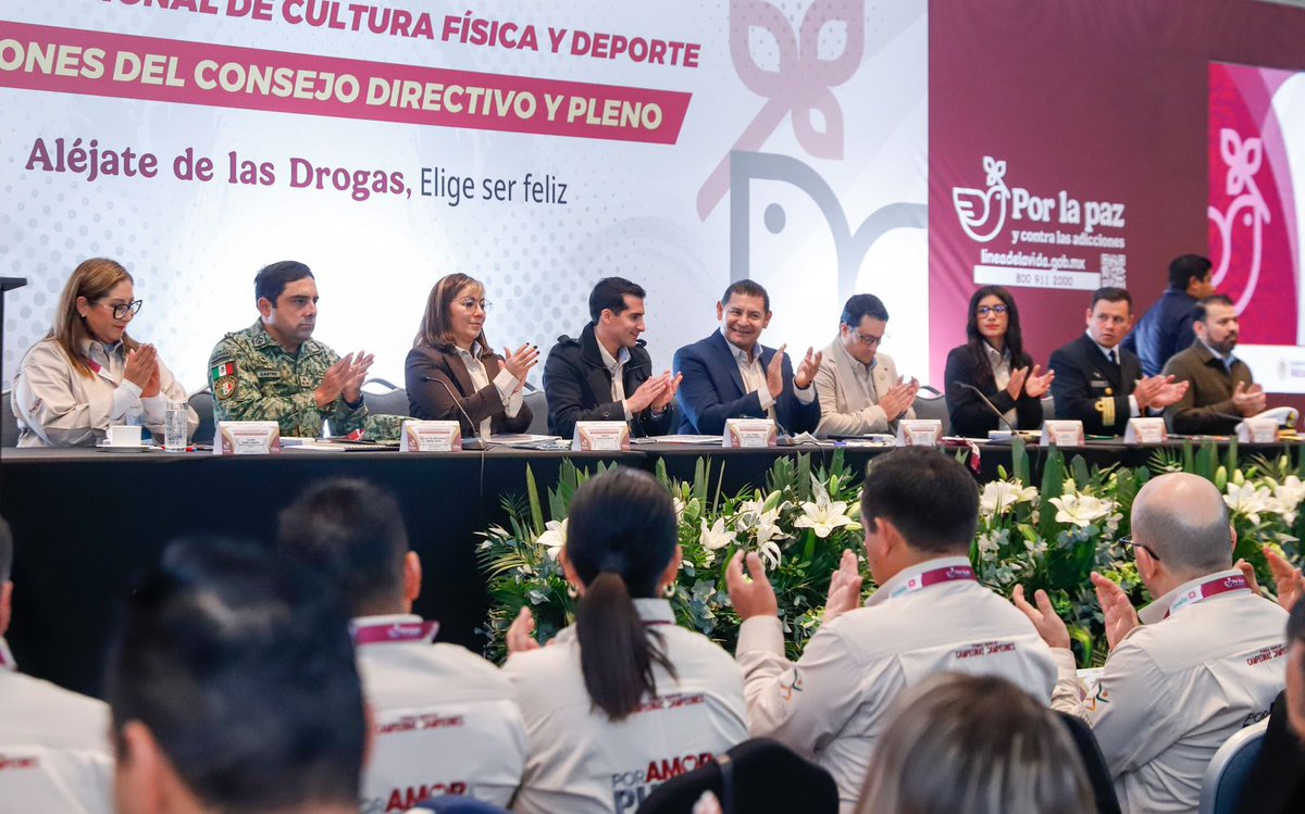 Foro21's tweet image. #Puebla 🤝 La alianza @conadeoficial - @Gob_Puebla  fue "exitosa e histórica" en 2025, afirma @Rommel_Pacheco en la Cumbre #SINADE.

Destaca el crecimiento del presupuesto, la creación de la Universidad del Deporte por @armentapuebla_  y la recuperación de la agenda deportiva