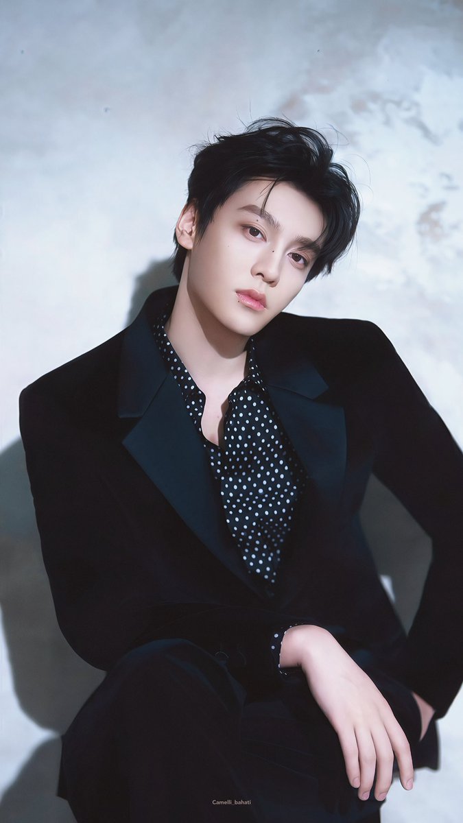 NiDa_T7890's tweet photo. หล่ออะไรได้ขนาดนี้ ตายได้เลยค่ะเถียนเอ้ย วนดูร้อยรอบละ ก็สตูบอกกาทางออกไม่เจอ  สตูพูดถูกค่ะ 😁 #เถียนสวี่หนิง #TianXuning #xuning https://t.co/8swA2y938l