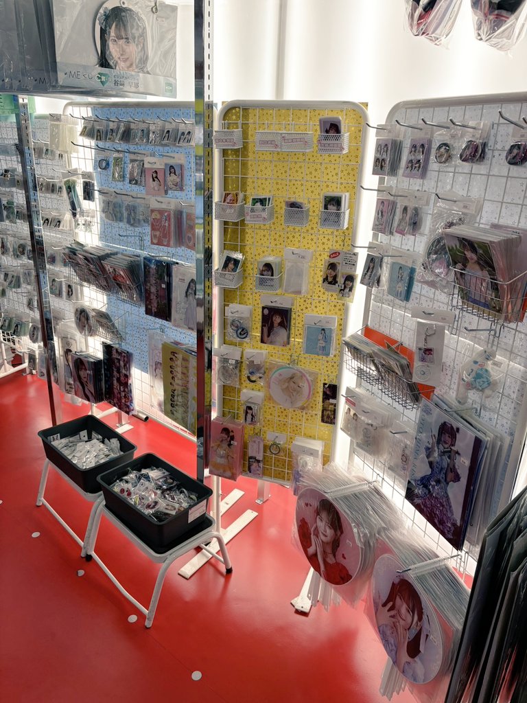 水曜日☀ 20時30分迄営業。買取り対応原則18時迄。坂道グループ