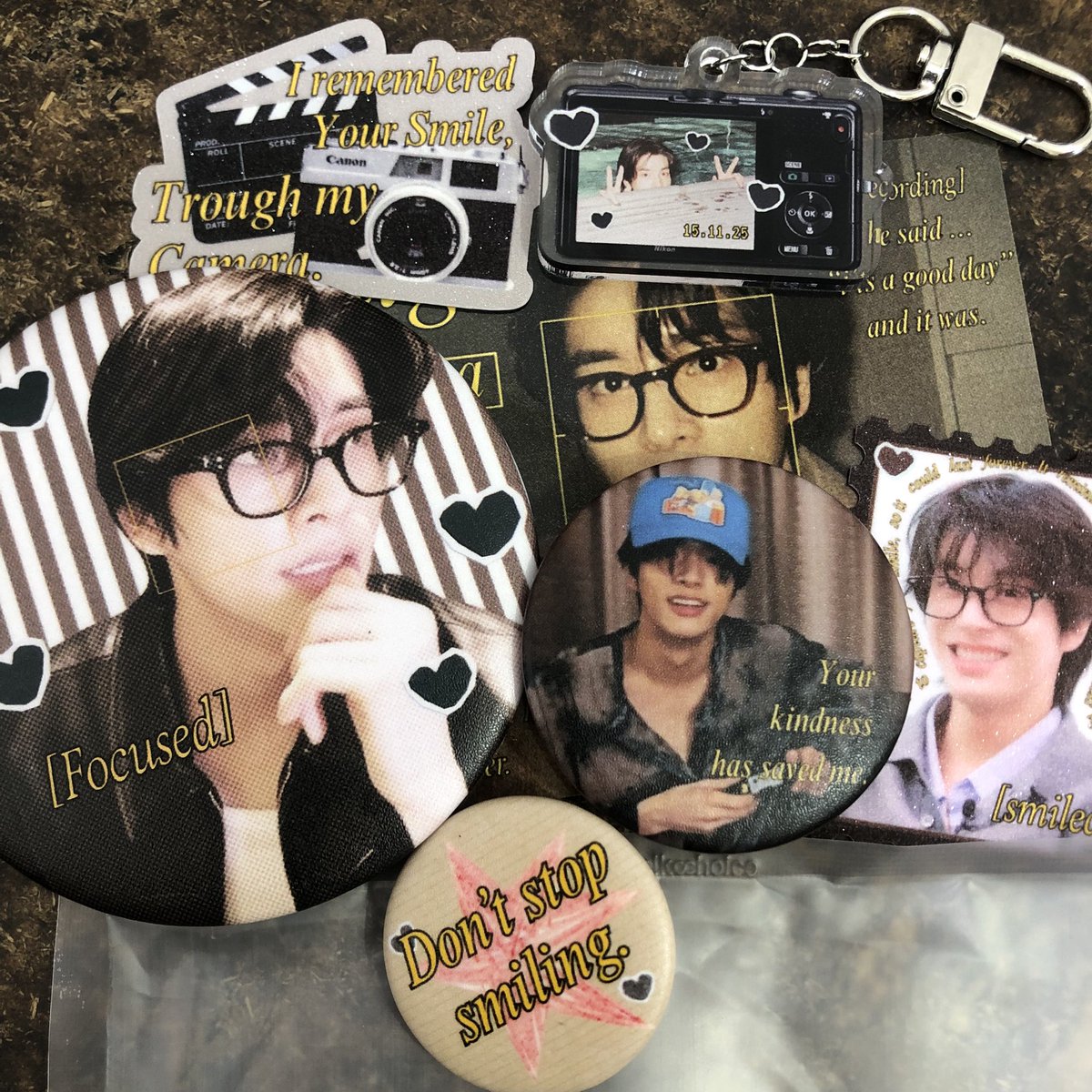 2yulsz's tweet photo. OMG yg ditunggu udah sampaiii!!! TYSM KAKK🫶🏻🤍
 @evericilz https://t.co/Y6OwICxIbJ