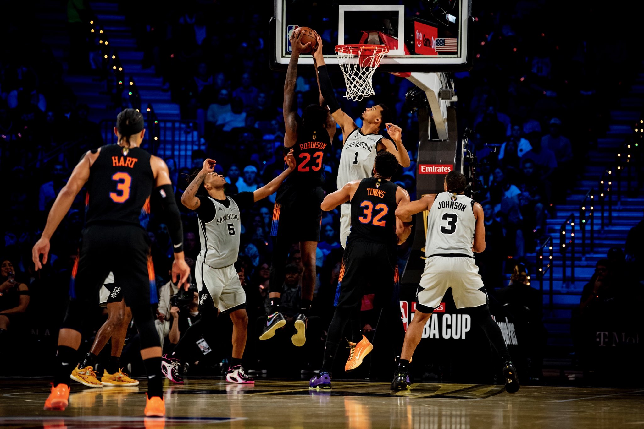 Knicks y Spurs nos regalaron un partidazo por la definicón del campeón de la Copa NBA.