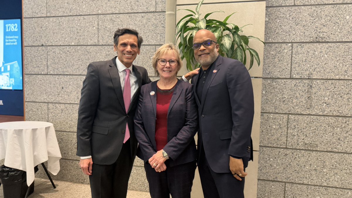 LorenzoPedro's tweet photo. So grateful to have some of Virginia’s higher education powerhouses joining legislators this evening for the @Hunt_Institute’s Virginia Education Summit:

• President Rao, @VCU (@VCUpresident)
• Chancellor Henry, @UVA_Wise
• President @makolaabdullah, @VSU_1882 #VES25 https://t.co/45EoXBjPMD