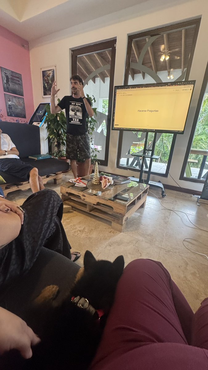 Ariana Dixon tweet media