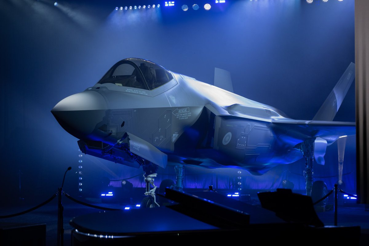 FinnishAirForce's tweet photo. Finland’s first F-35A multirole fighter, designated JF-501, was presented to the public at a rollout ceremony at Lockheed Martin’s production facility in Fort Worth on 16 December. 🇫🇮 https://t.co/2xQTFWaUJa