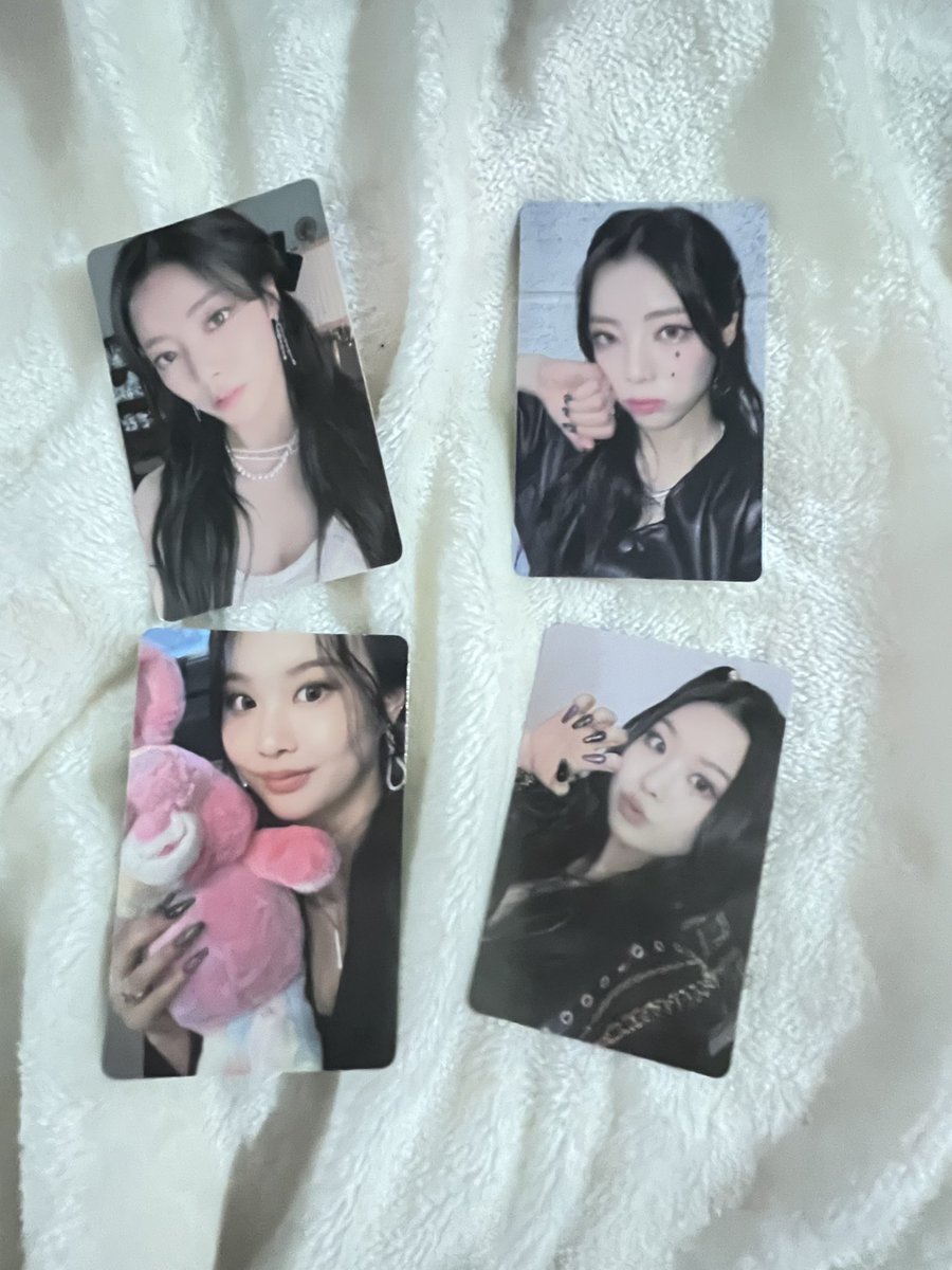 ft_caritheicon's tweet image. here is my pulls! idk the members faces too well other then dosie