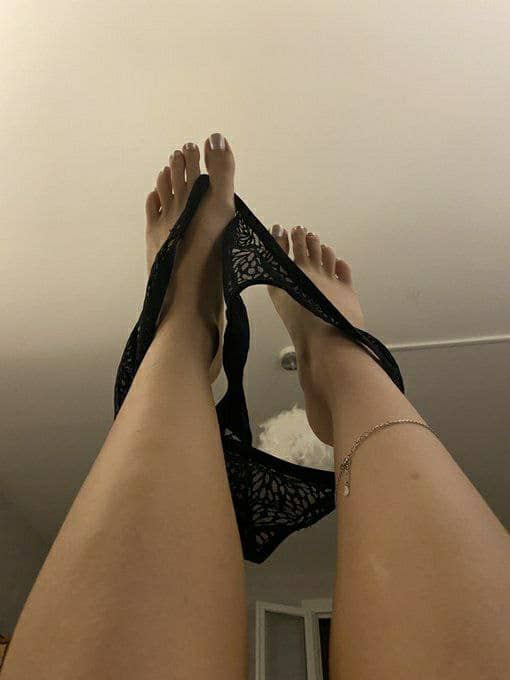 Ça chauffe dans mon dm rien qu'avec des plans ❤️ et une très bonne réductions pour le noël 🥳

RT et Retweet ❤️