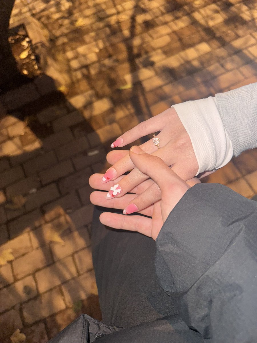 ccanpolaat0's tweet photo. manitaya ciddi ilişki yüzüğü hayırlandıı..🧿❤️ https://t.co/AER4p9Jhvz