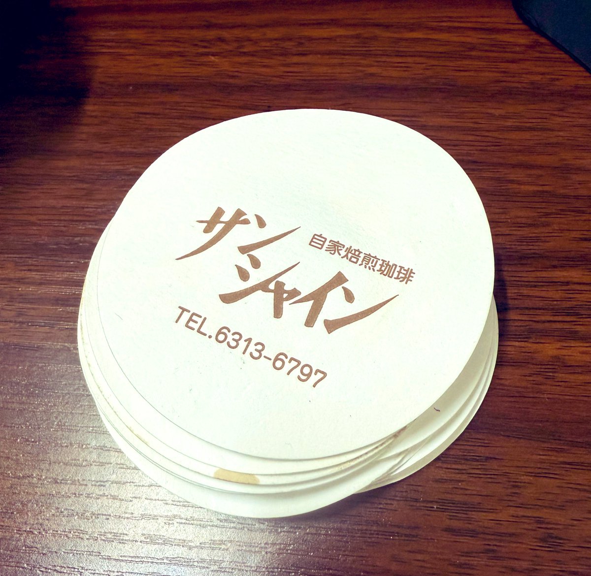 使用済みコースターは、スタッフ用のメモに再利用してます☕️ 私達