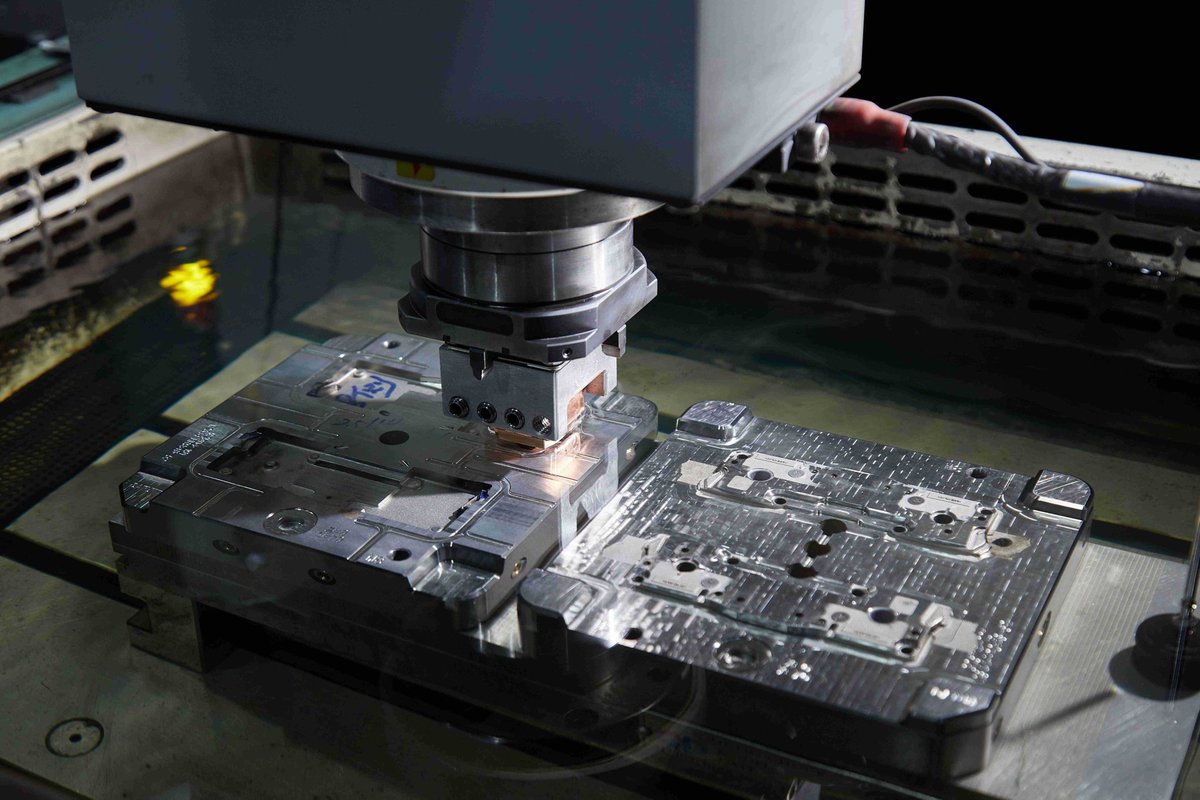 Precision EDM for Perfect Molds.
As a specialist injection mold maker, we know that core, cavity, and slider details are everything. Our EDM ensures flawless surfaces and tight tolerances right from the electrode.
Need a mold that runs smoother, longer? Let’s talk.
#InjectionMold