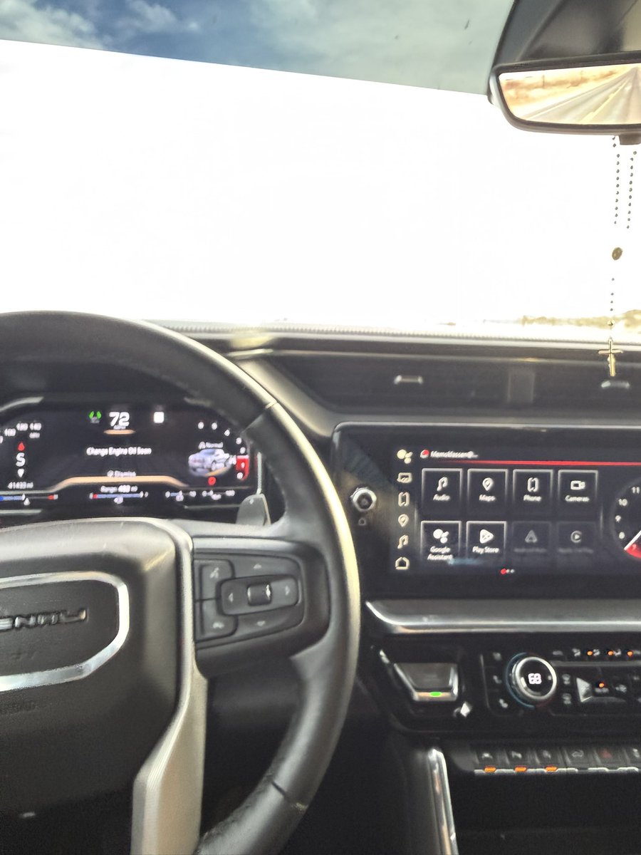 Traumaah tweet media