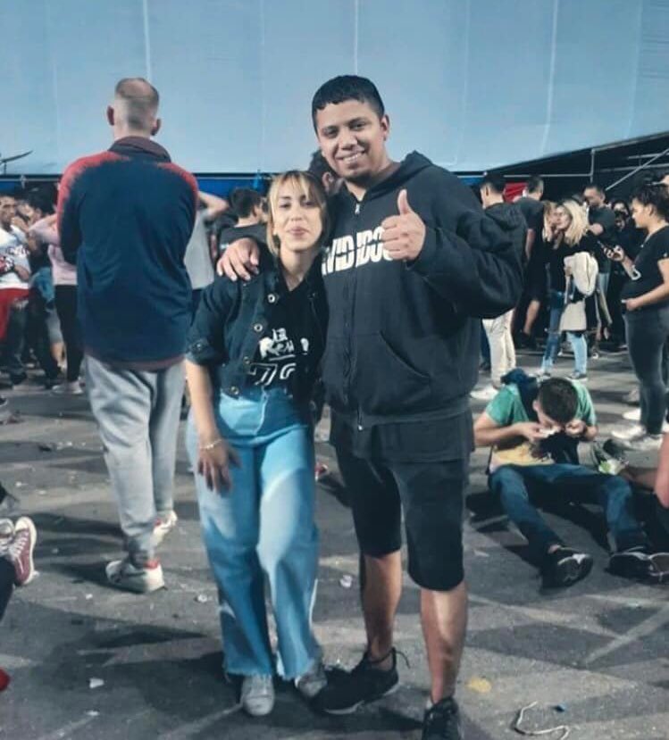 muy buena #LaBajada de este año se pasó bomba 🔥 yo soy el que está sentado