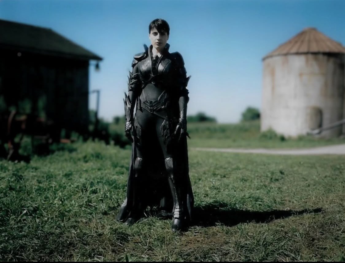 someblackk1d's tweet image. I hope #RestoreTheSnyderVerse happens. All these images do give me hope. The timing of these post, and the sheer amount of Snyderverse content we have gotten lately is the most we have had in years. What's more interesting is a lot of these pics were never before seen until now.