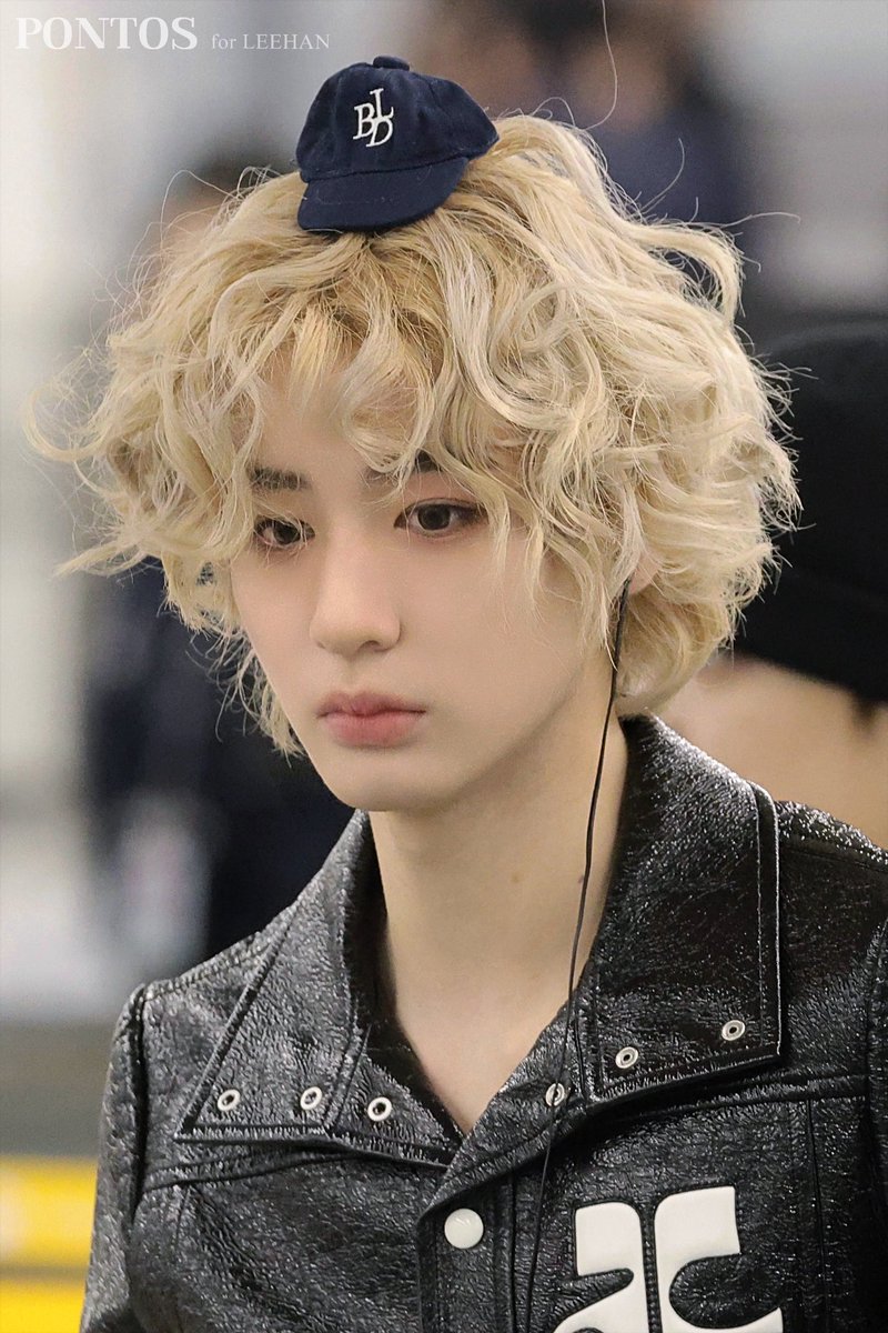 와 작년의 어제(;;)
모자안의모자 사건 때라고?
시간진짜빠르다