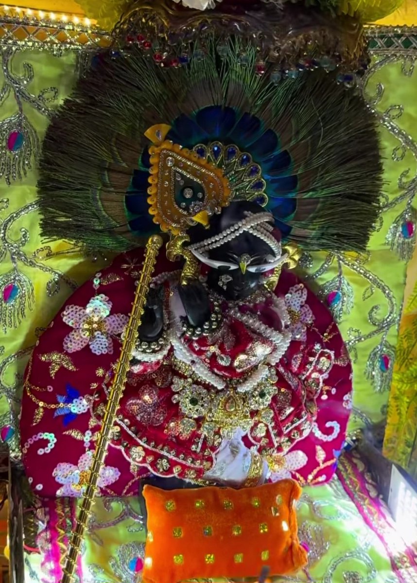 तुमको पाकर मैंने पा लिया सारा जहान। जो प्रेम तुमसे है वो किसी से न होगा। तुझमें दिखे मुझे अपनी जिंदगी। 

जय श्री राधाकृष्ण

#श्रीमद्भगवद्गीता #श्रीमद्भागवतकथा #divyanjliverma❤️ #दिव्यांजलीवर्मा #श्रीरामसाहित्यसेवासंस्थानअयोध्याउत्तरप्रदेश #जयश्रीराम🚩 #divyanjaliofficial