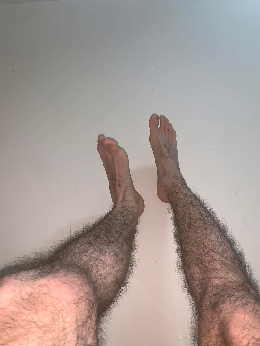 EBadiar's tweet image. Un manito y unas chupadas o que 
🥵😈🍆👣