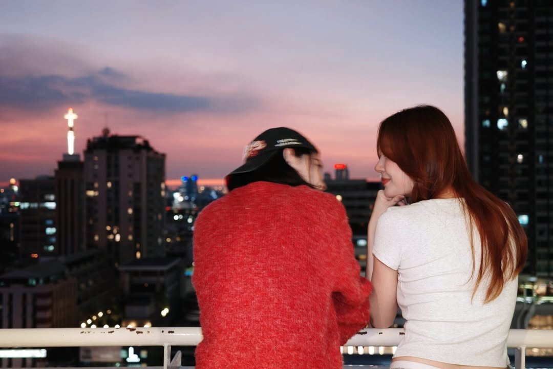 CChan003's tweet photo. มีแฟนสวยขนาดนี้ก็อยากจะอวดเช้าเย็นเหมือนกัน แม่เข้าใจเอลทุกอย่าง 🌝

#เอล่าเจน #Ellajenny
#WhenLoveReturns https://t.co/33vhc68gIL