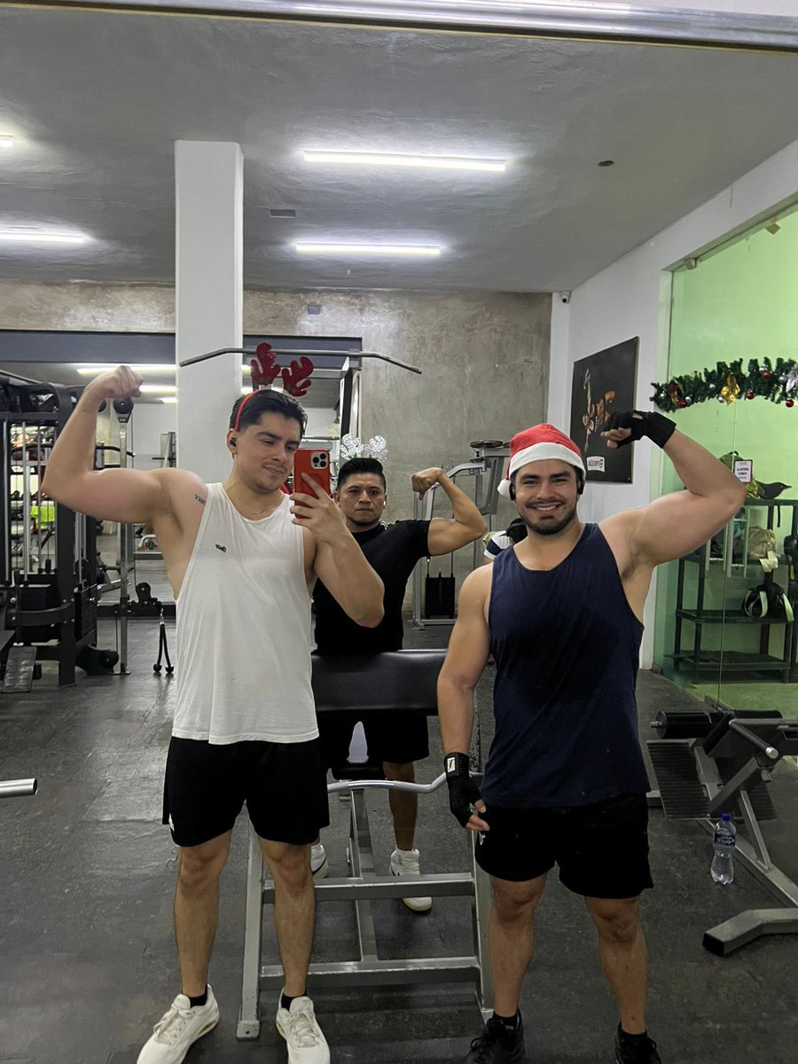 💪🏼🎅🏼