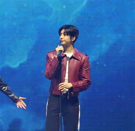 hyungwonspace's tweet photo. hyungwon at jingle ball 2025 dc #형원 🎄❤️ https://t.co/WQh3uWjmh5