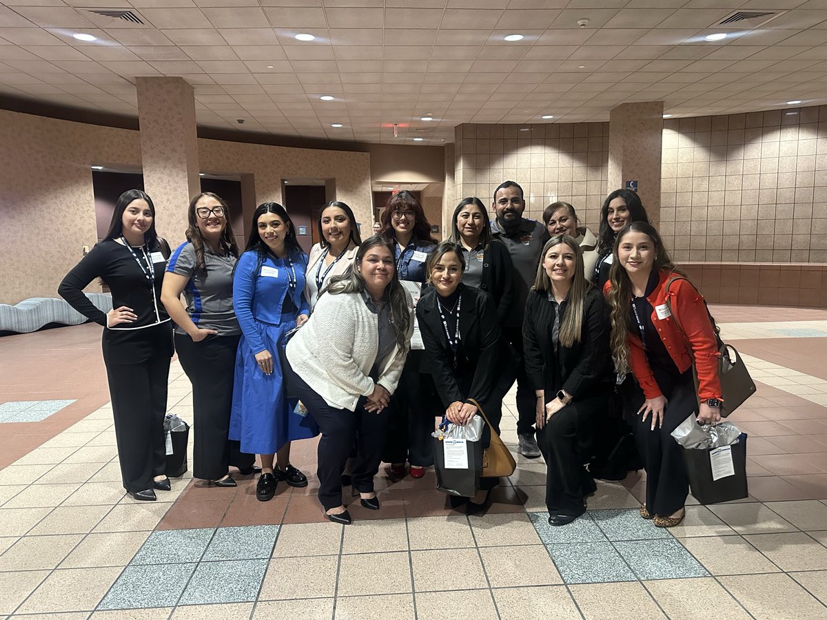 nhurtado_DSSE's tweet photo. Welcome to the Dr. Sue Shook Family!
We’re excited to have our UTEP Residents for 2025–2026 join us on this amazing journey of learning and growth.
Here’s to a year of collaboration, innovation, and making a difference for our students! #FutureEducators #UTEP #RattlerGameOn https://t.co/FaHOzKVLIZ