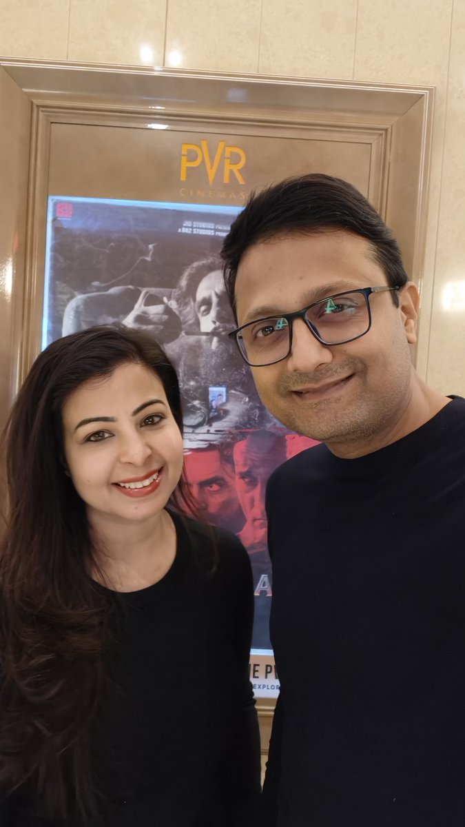 TheSamirAbbas's tweet photo. अरसे बाद हमने कोई ऐसी शानदार फ़िल्म देखी जो आपके ज़ेहन से जाती नहीं, वर्ना Realistic Spy फिल्में बन सकती हैँ ये तो हम भूल चुके थे. कराची के अर्बन स्लम ल्यारी का सच &amp; पाकिस्तान के गुनाहों की परतें जिस अंदाज़ में खोली गयी हैँ उसने आतंकी मुल्क को हमारे डॉज़ियर से ज़्यादा हिट किया है https://t.co/74Ra07B8he