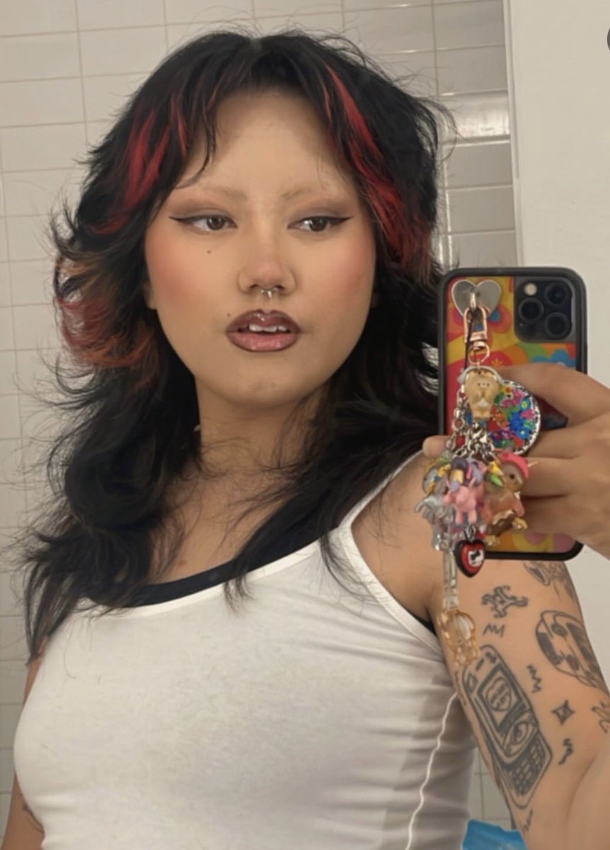 WifexOfxAgony's tweet photo. Mirror selfie wrapped 2025 https://t.co/hhPjFg8SGe