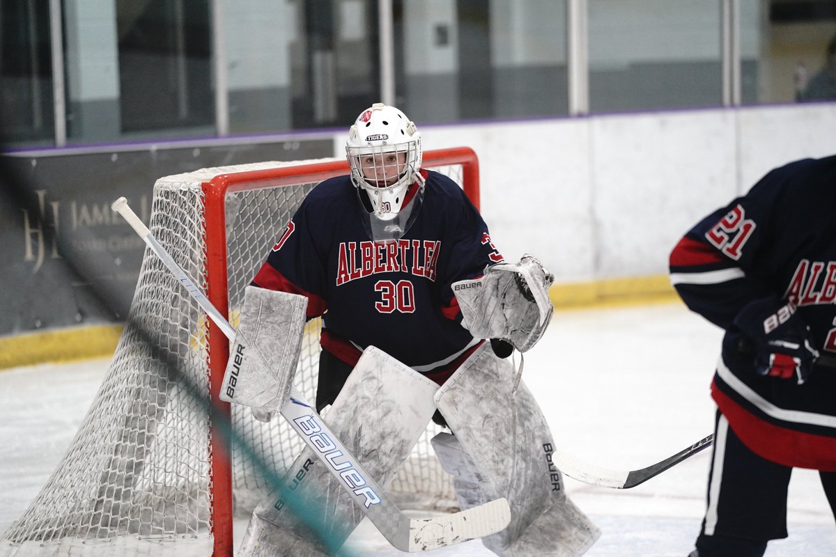GHS  

No. 9A Mankato East > No. 7A Albert Lea (3-0) 
SOG: 31-10 (Cougars)  

ME: Fugazzi, Peterson, Newton

End 2
