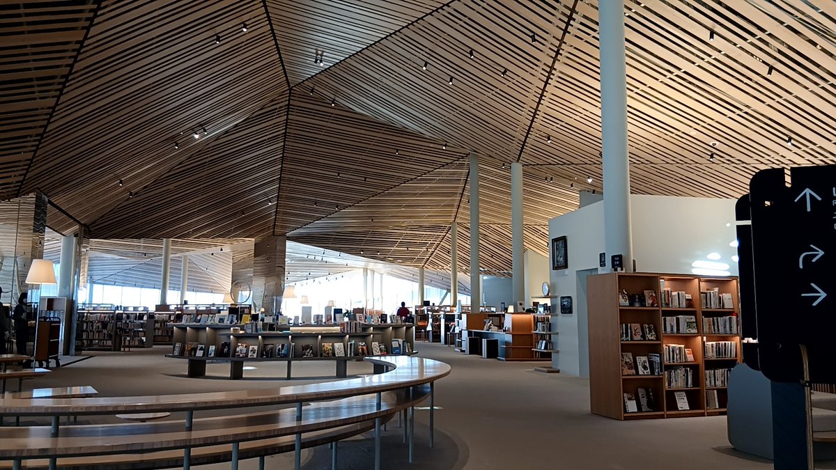 那須塩原市図書館みるるを見学。設計はあの人ではないw