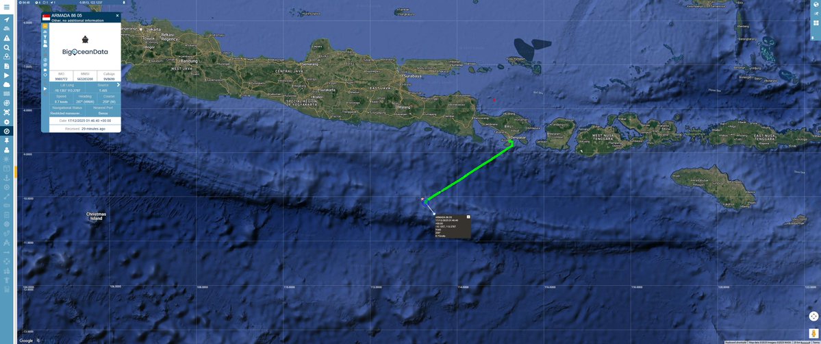 #MH370 A quick late-night (my time) update. Armada 86 05 continues moving slowly in a small area southwest of Bali. #vesseltracking by <a href="/BigOceanData/">BigOceanData</a>