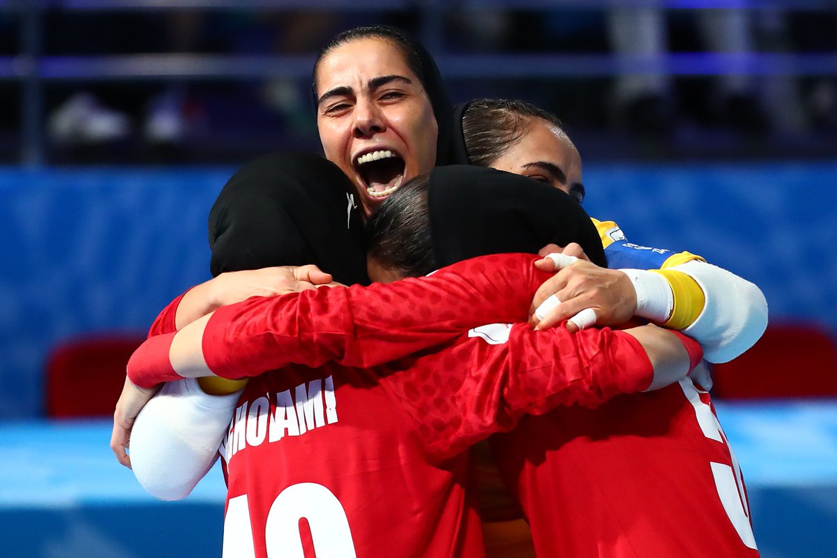 حضور تیم ملی فوتسال بانوان ایران در عرصه بین‌المللی، حتی بدون صعود، نشان‌دهنده رشد، نظم تیمی و رفتار حرفه‌ای این دختران شایسته بود. دعوت به تورنمنت‌های معتبر جهانی نتیجه همین نگاه حرفه‌ای است. به آینده فوتسال بانوان ایران امیدواریم.