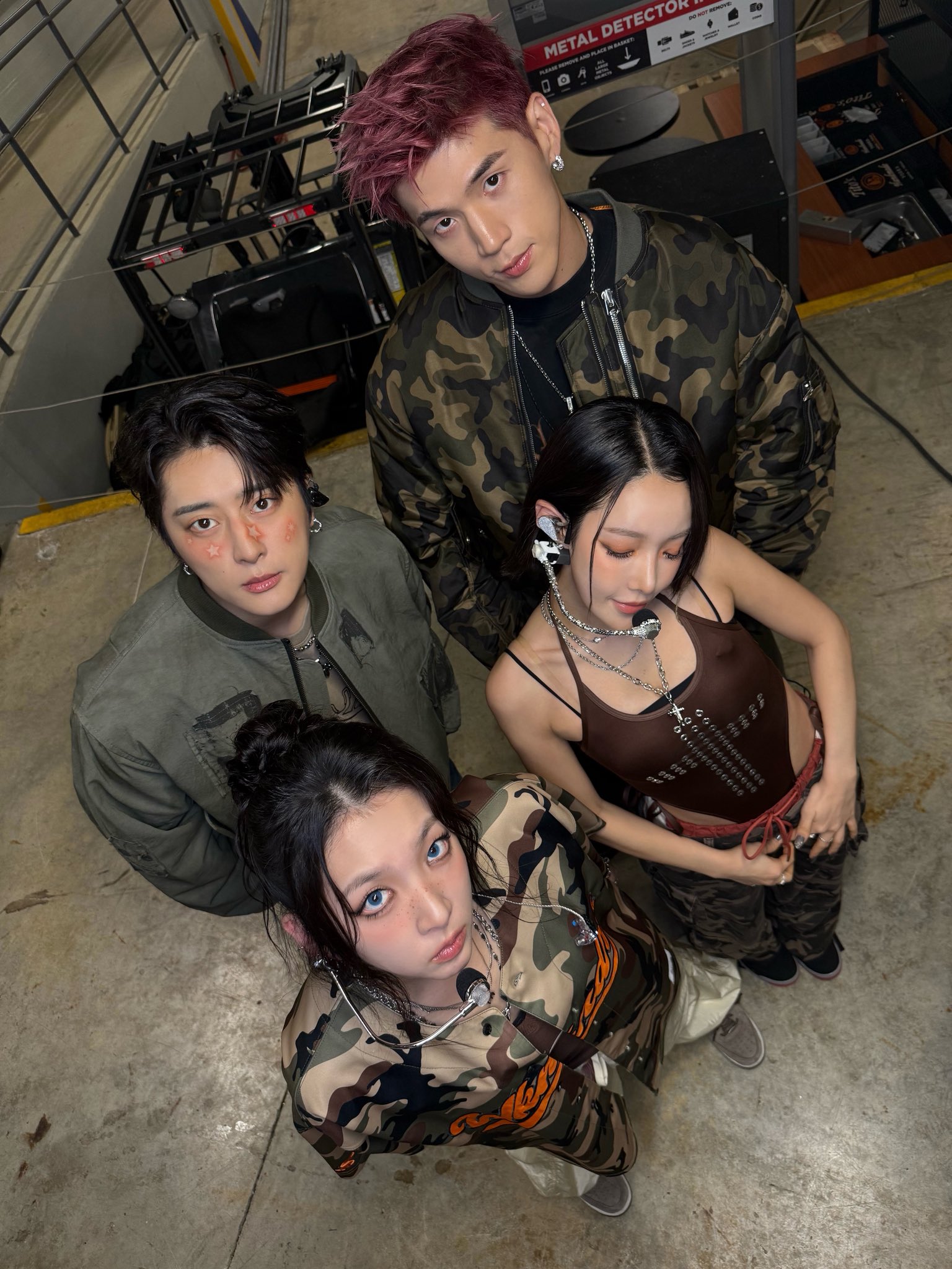 G8VlBsIa4AIZFHu?format=jpg&name=large