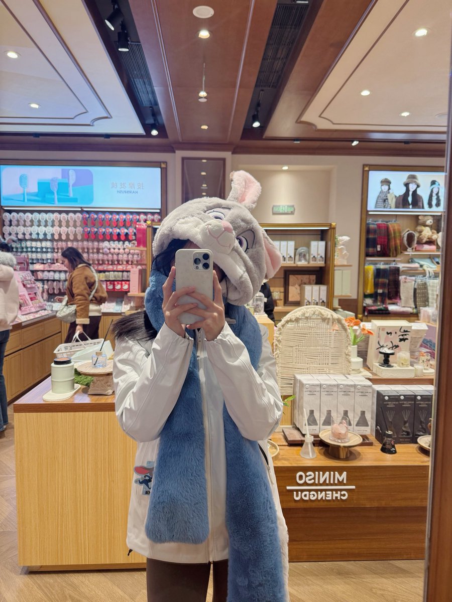 可爱的兔兔兔兔兔兔兔兔🐰
我要吃麻辣兔头
超香～