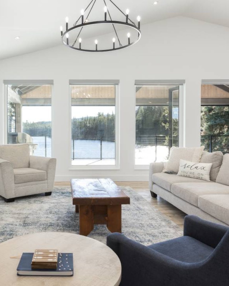 venture_pacific's tweet photo. Some views never get old.

At Venture Pacific, we design and build homes that don’t compete with the view. We let it shine.

Thoughtful layouts, intentional window placement, and timeless design so the scenery never feels like an afterthought. https://t.co/NBJHLr7UFX