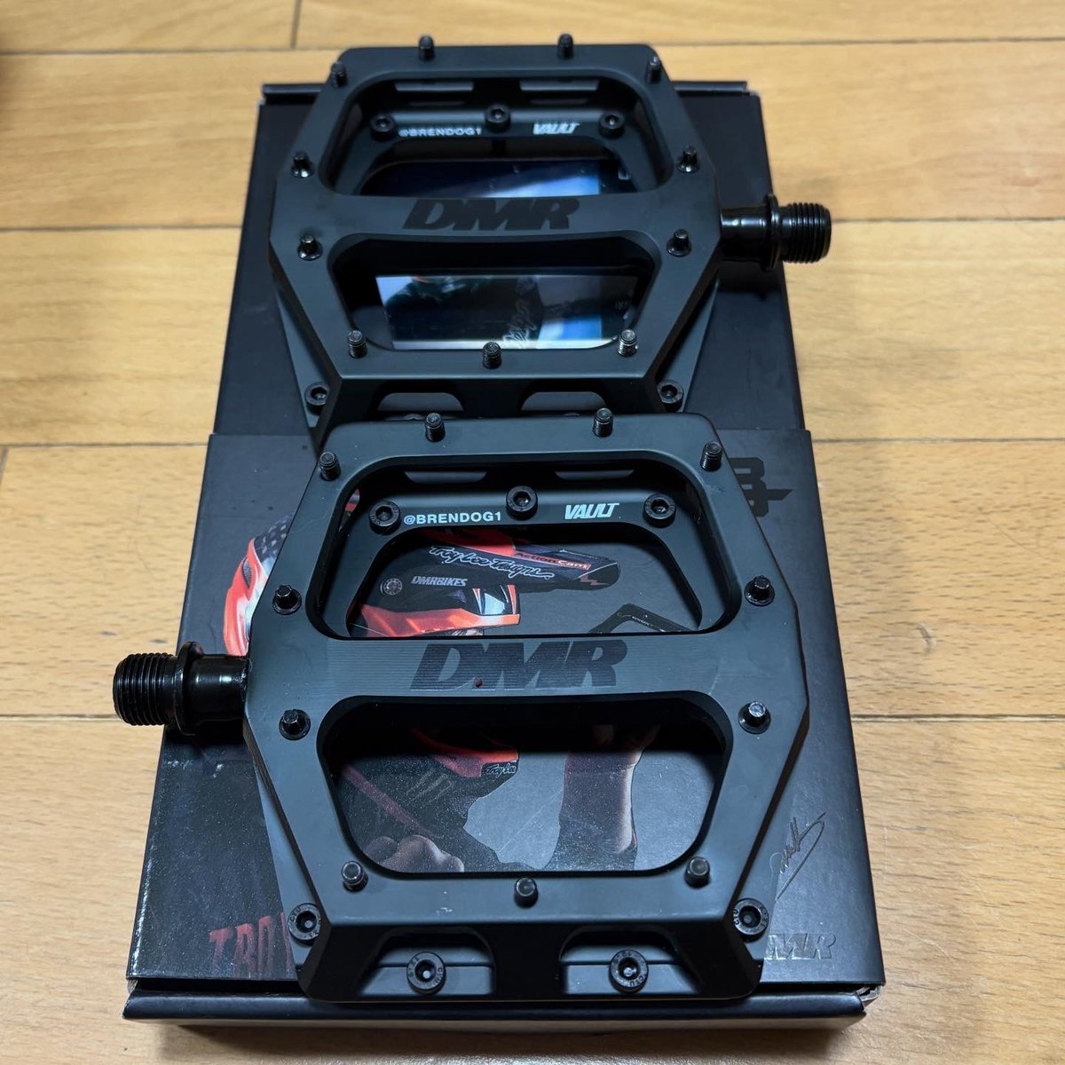 420ken1's tweet photo. マウテンバイク
長年ビンディングを使っていましたが、基本に立ち返る為にフラットペダルに。
シューズもフラットペダル用を購入。
 #マウテンバイク
 #mtb
 #dmr
 #フラットペダル
 #シマノ
 #shimanoshoes https://t.co/yHrtIz7rf7